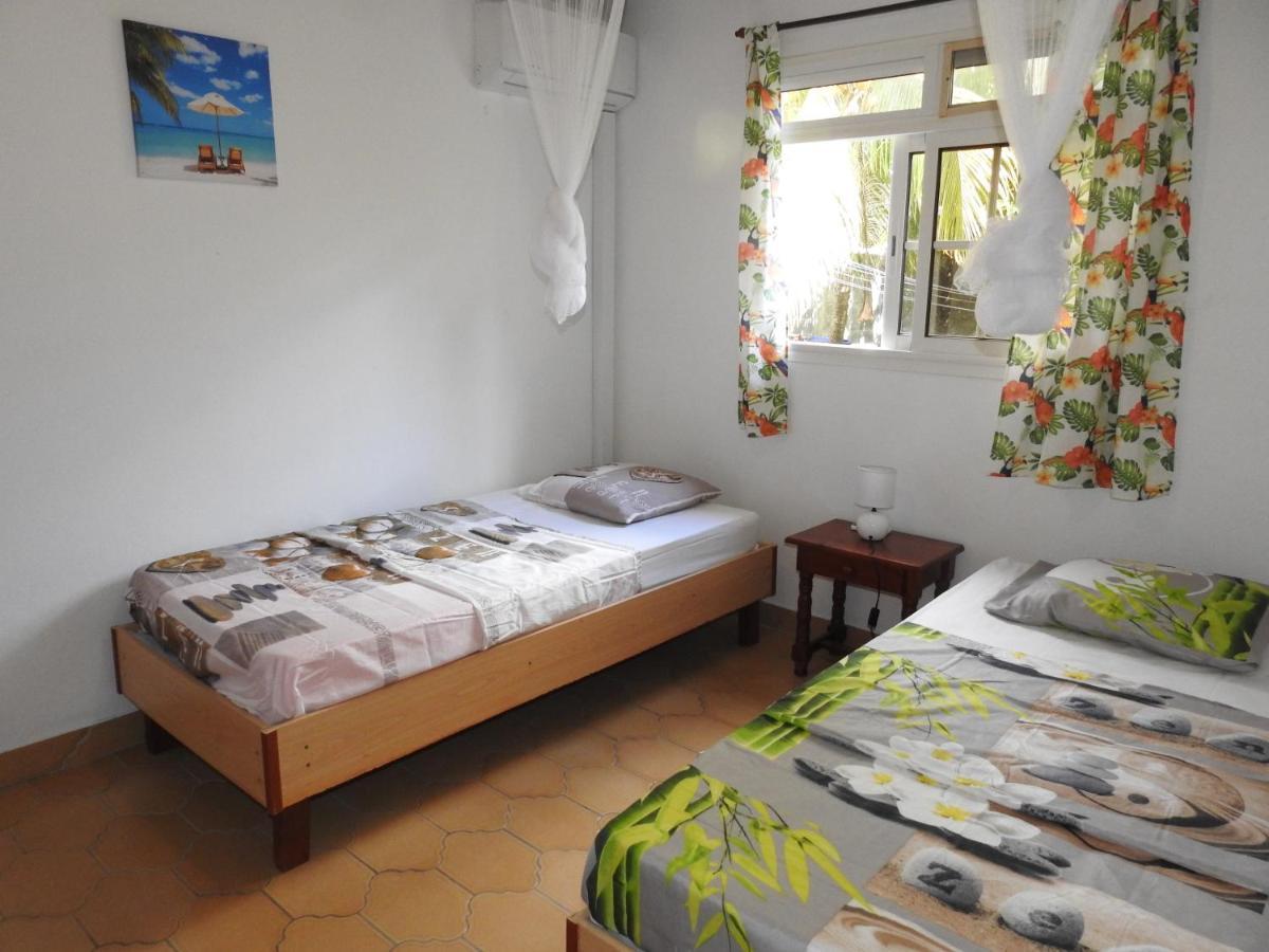 Villa Nanou , villa de plein pied avec joli jardin Bouillante Extérieur photo