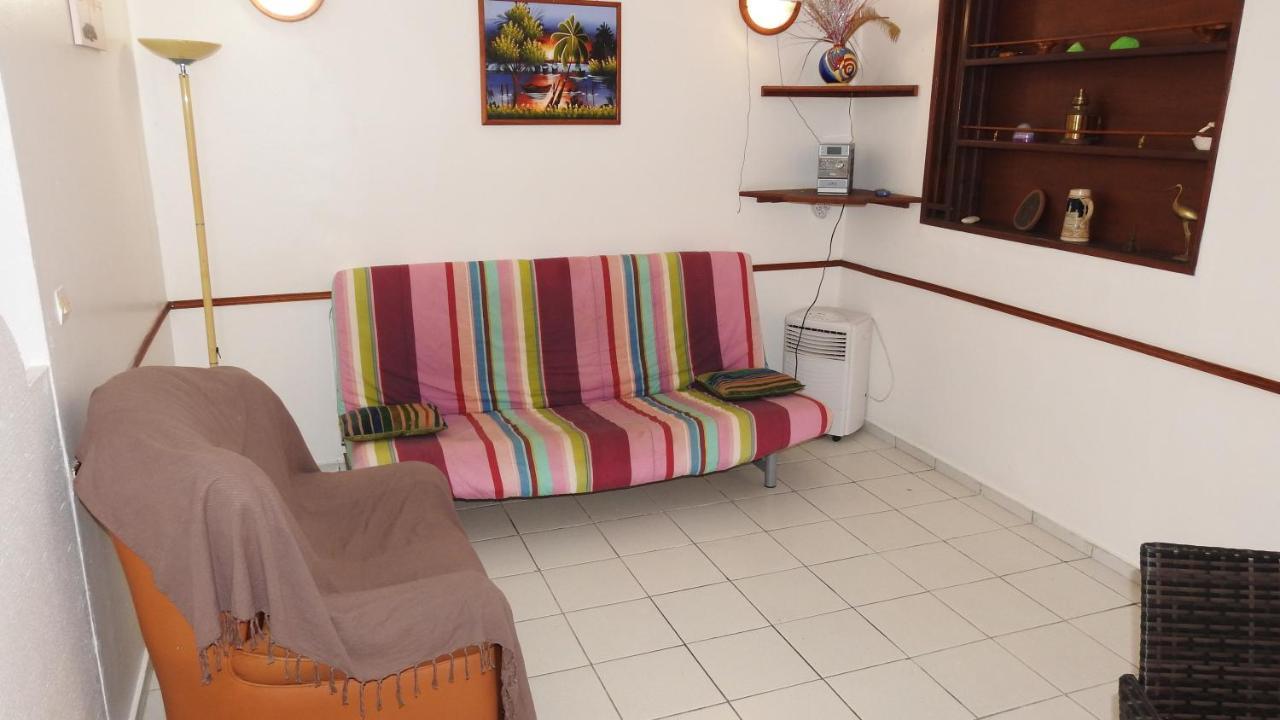 Villa Nanou , villa de plein pied avec joli jardin Bouillante Extérieur photo